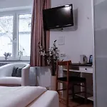 Stadt-gut-hotel Rheinischer Hof 3*
