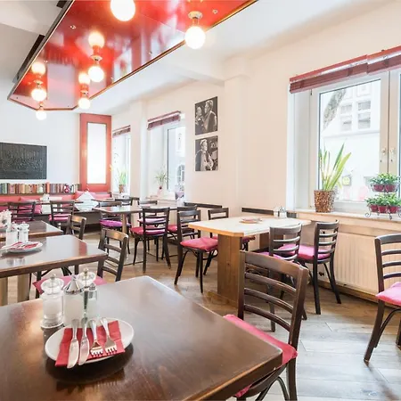 Stadt-gut-hotel Rheinischer Hof 3* 에센