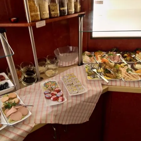 Ξενοδοχείο Stadt-gut-hotel Rheinischer Hof Έσσεν