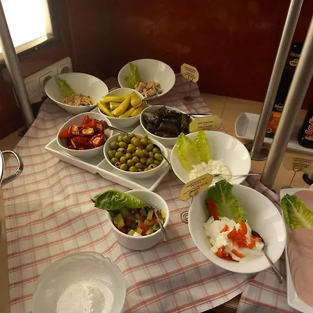 Stadt-gut-hotel Rheinischer Hof 3*