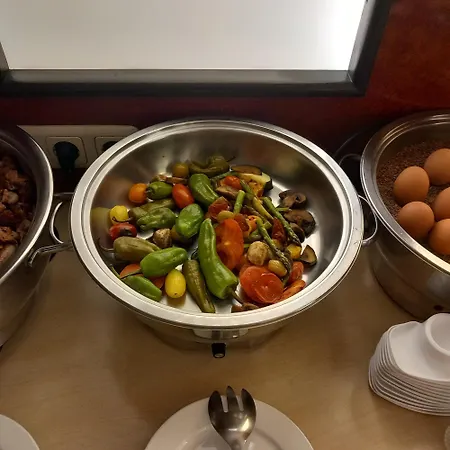 Stadt-gut-hotel Rheinischer Hof Szálloda 3*