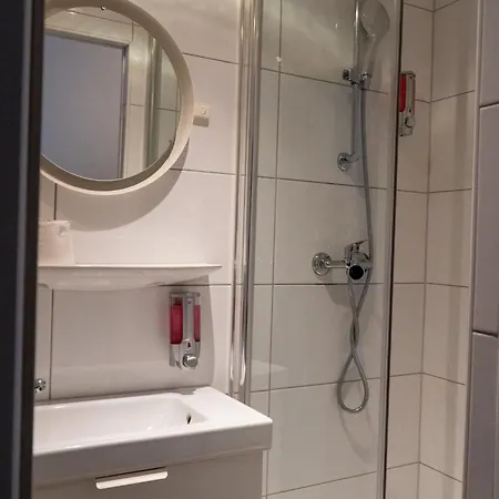 Stadt-gut-hotel Rheinischer Hof 3*