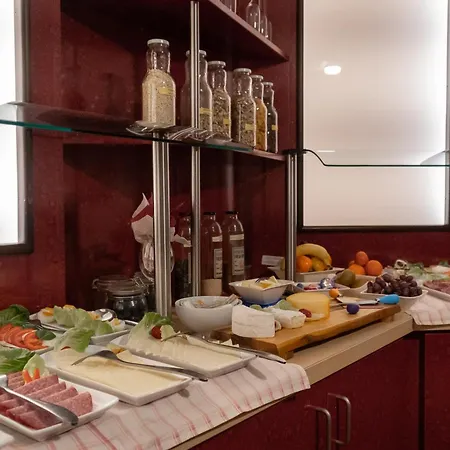 Stadt-gut-hotel Rheinischer Hof 3*