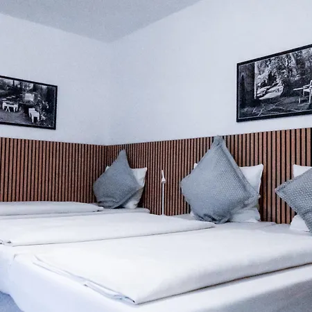 Stadt-gut-hotel Rheinischer Hof فندق إسن