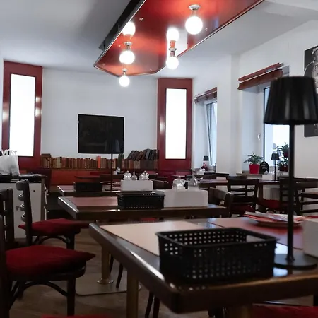 Stadt-gut-hotel Rheinischer Hof 3*
