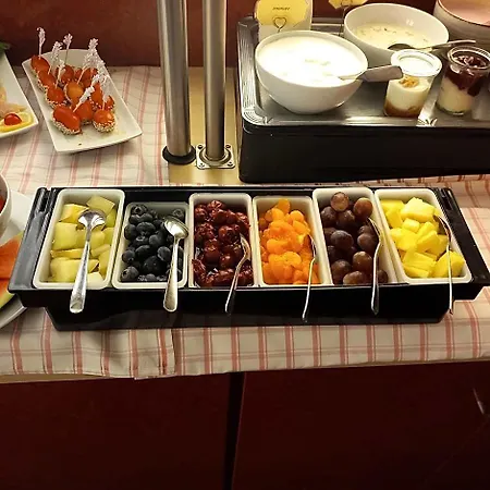 Otel Stadt-gut-hotel Rheinischer Hof 3*