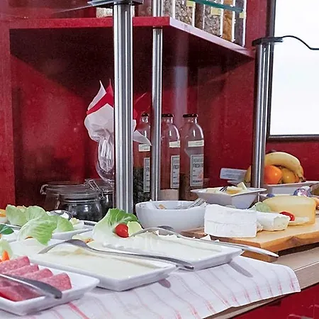 Stadt-gut-hotel Rheinischer Hof Otel 3*