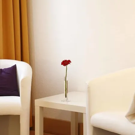 Stadt-gut-hotel Rheinischer Hof 3*