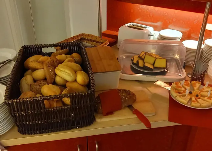 호텔 Stadt-gut-hotel Rheinischer Hof