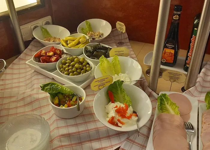 호텔 Stadt-gut-hotel Rheinischer Hof 3*