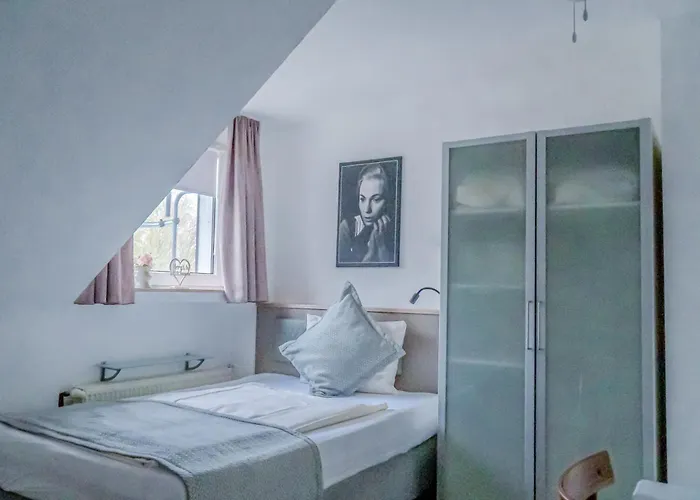 Stadt-gut-hotel Rheinischer Hof