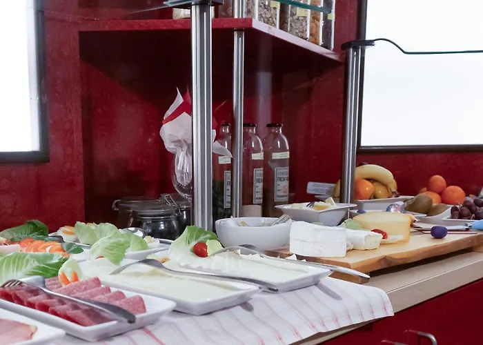 Otel Stadt-gut-hotel Rheinischer Hof