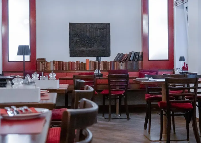 Stadt-gut-hotel Rheinischer Hof 호텔