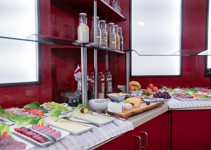 Stadt-gut-hotel Rheinischer Hof 호텔